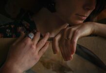 Гадание: Как он ко мне относится?