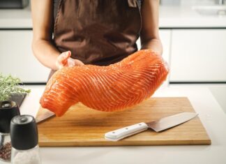 Солим горбушу быстро и вкусно