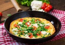 Омлет с помидорами и сыром: рецепт