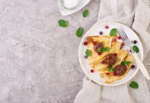 Тонкие блины на йогурте: рецепт