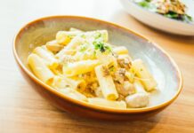 Макароны с сыром и молоком: классический рецепт