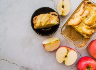 Яблоки в меду: быстрый рецепт в микроволновке