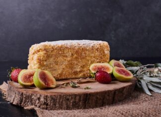 Медовый торт без раскатки: пушистый рецепт