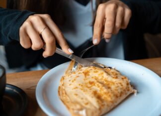 Яичный блин для рулета: пошаговый рецепт