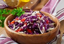 Салат из свежей моркови и свеклы