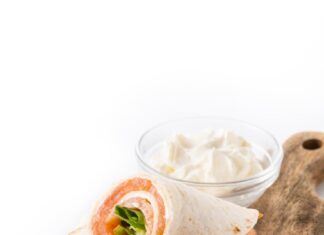 Рулет с курицей и корейской морковкой