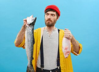 Мужчина видит во сне много рыбы