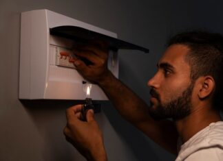 Подача показаний счетчиков за свет в Саратове