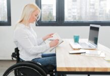 Устранение ошибки Invalid manifest при установке расширения