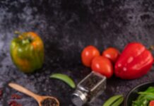 Салат из огурца, помидора и пекинской капусты