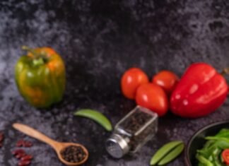 Салат из огурца, помидора и пекинской капусты