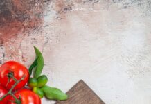 Свинина с черносливом: тушение на сковороде