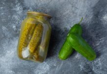 Консервирование огурцов в бочке