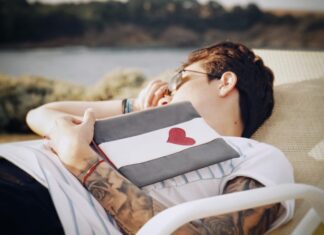 Приворожить парня: как это сделать