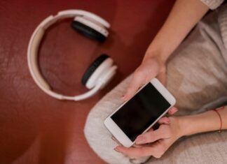 Как подключить наушники JBL к телефону