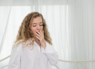 Почему зубы крошатся и выпадают во сне