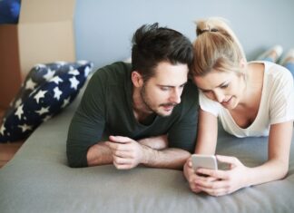 Смс мужу: выражение любви и страсти